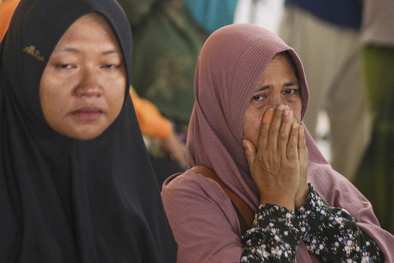 インドネシア・バリ島沖でフェリーが沈没　2人死亡40人以上行方不明